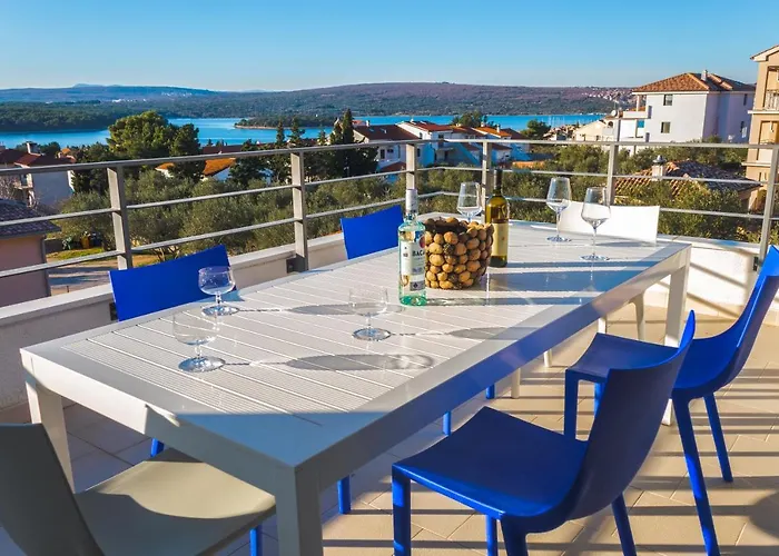 Finestra Sul Mare 아파트 푸나트